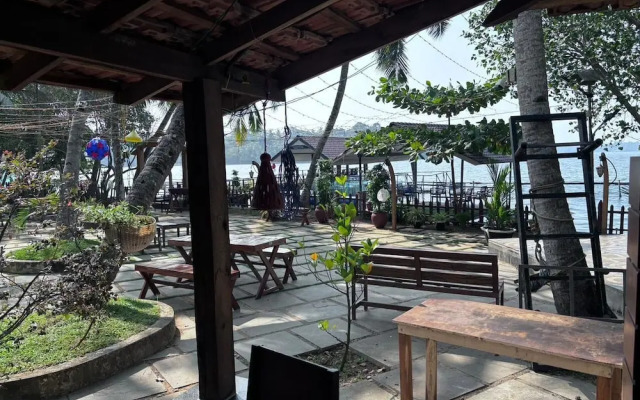 Karmaliz Casa Del Lake