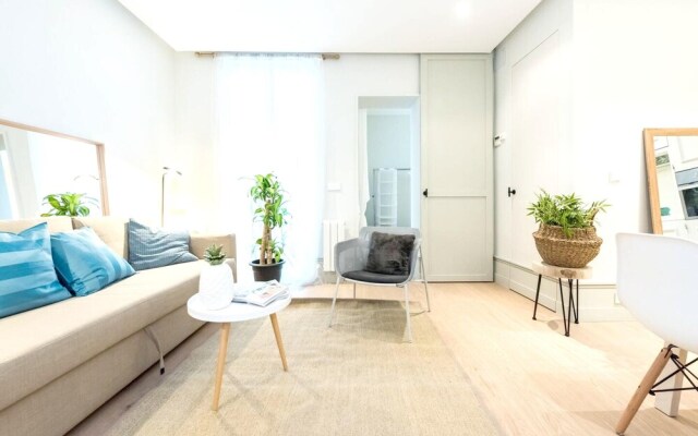Apartment with One Bedroom in Madrid, with Wifi