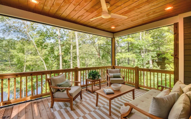 Sapphire Lakefront Cabin w/ Dock, Kayaks + Canoe!