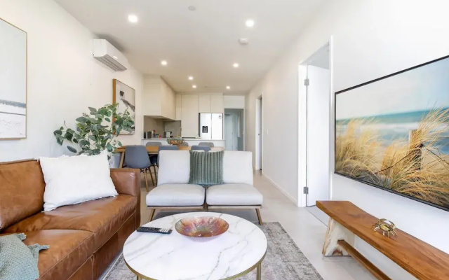 Elegant 2-bed Apartment With Stunning Views