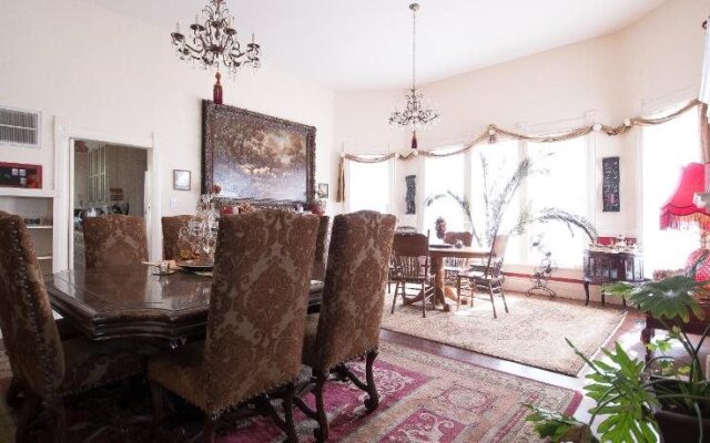 Munzesheimer Manor B&B
