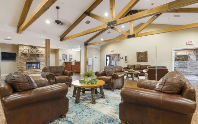 Holiday Hills Getaway - Branson - Golf Resort - Outdoor Pools