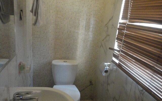 Caesar's Court Hotel and Suites