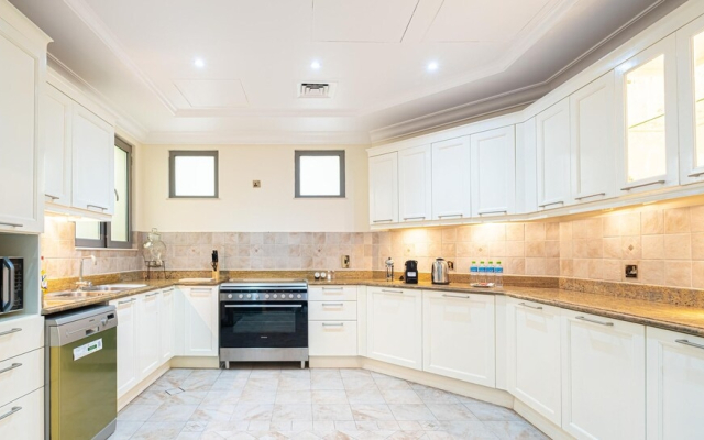 LUX Holiday Home - Frond E 1