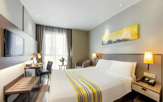 Homeinn Plus Hotel (Shanghai Bund Jinling East Road)