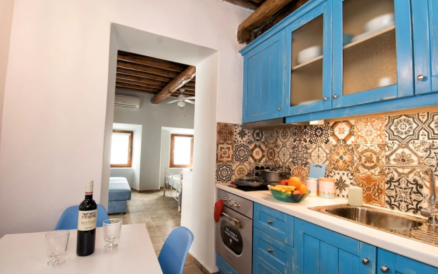 Gavrion's Nest  - Premium Cycladic Studio