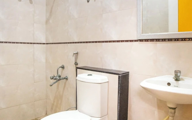 Stayz Inn near Marina Beach