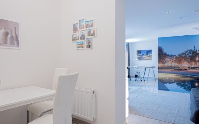 Relax Aachener Boardinghouse Main Train Station