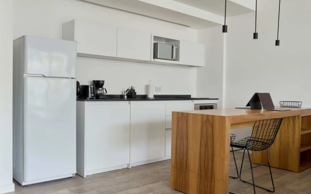 Cozy  Modern Studio 209
