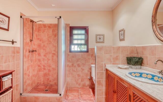 Scenic Villa in Ojen with Private Swimming Pool