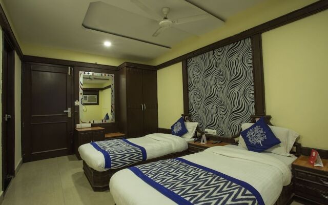 OYO 5738 Hotel Lords Inn