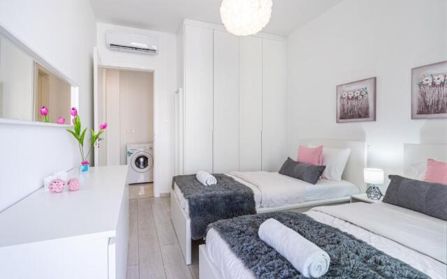 Aziza 1- Bedroom Apartment in Larnaca