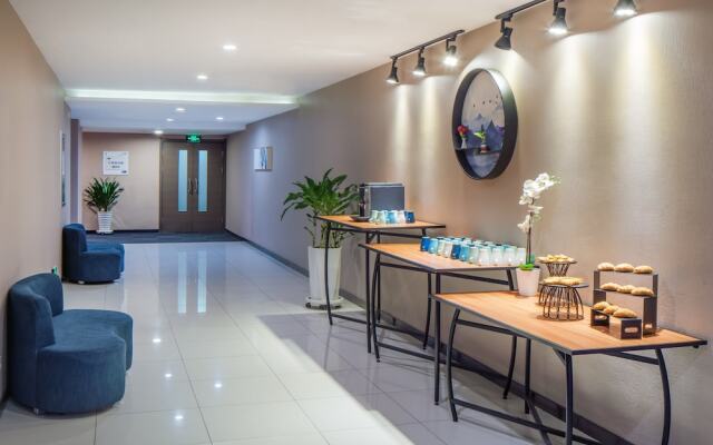 Holiday Inn Express Shenyang North Station