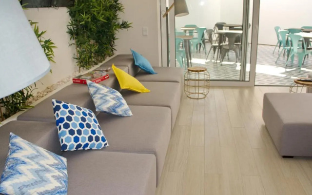 Top City Hostel & Suits