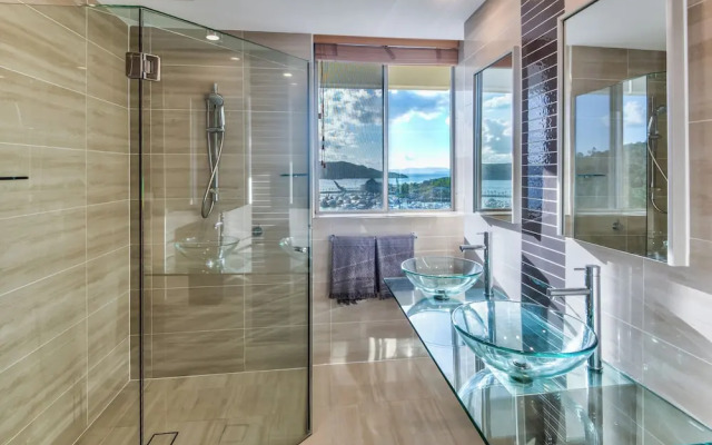 Yacht Harbour Tower 2