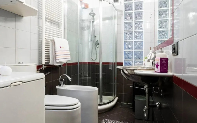 Altido Navigli by Night