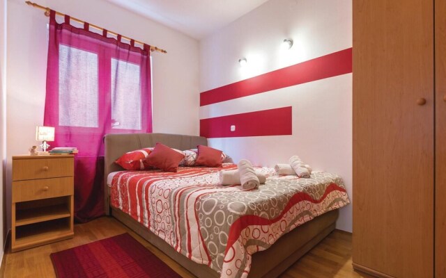 Awesome Home in Makarska With Wifi and 2 Bedrooms