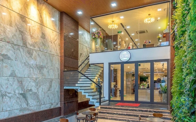 Lake View Hotel