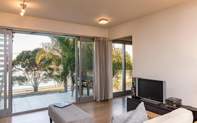 Sea Spray Suites