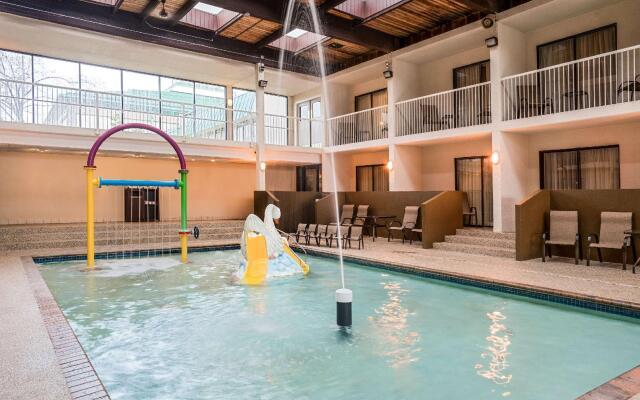 Ramada Hotel & Conference Center by Wyndham Plymouth