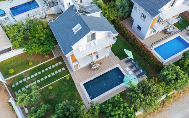 Ölüdeniz Plajına Yakın 3 Yatak Odalı Villa