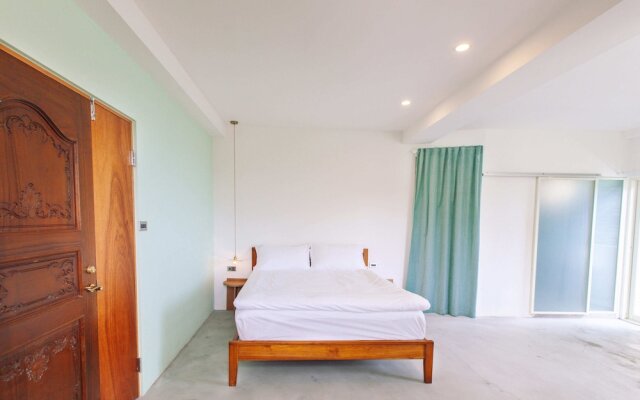 OwlStay Jiufen Green Ray