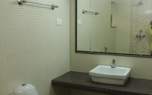 OYO 9364 Home Modern 2 BHK Pool View Candolim