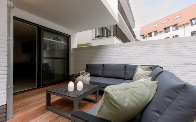 Cozy Ground-floor Apartment With Spacious Terrace