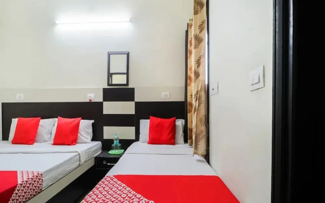 Royal Guest House by OYO Rooms