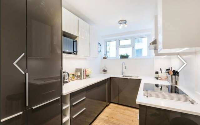 Luxury Serviced Apartment In Hyde Park, London
