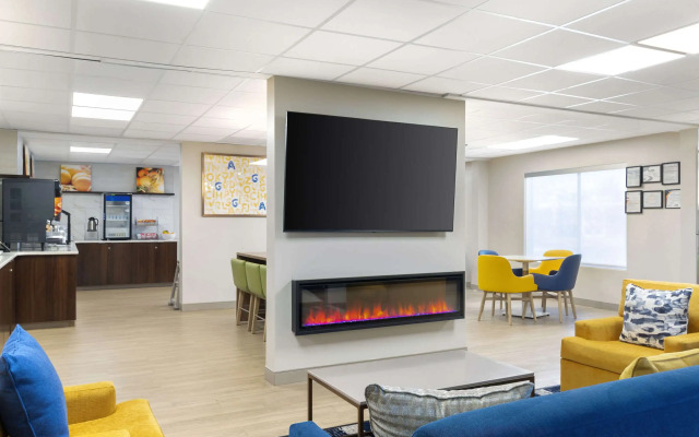 Comfort Suites Northside Hospital Gwinnett