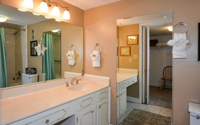 Shoreline 3044 Condo by RedAwning