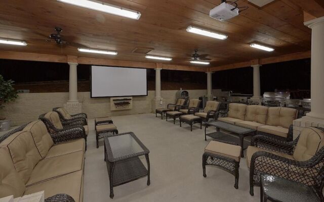 The Pillars Holiday home 9