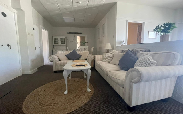 The Old Flour Mill Apartment (Gallipoli house)