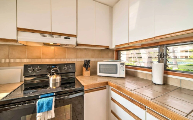 Oceanfront Kailua-kona Townhome w/ Pool & Views!