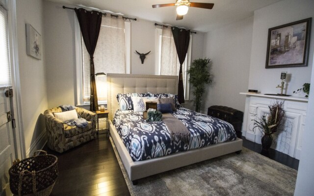 216 E 8th St.  Apartment 1