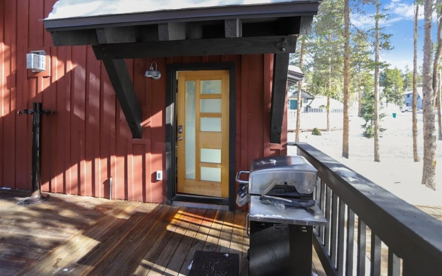 Red Feather 5 Bedroom Home by Redawning