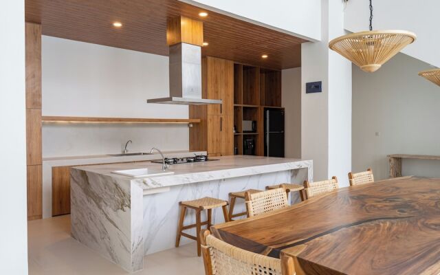 Lavender Rooftop 3BR Villa with a Heated Private Pool