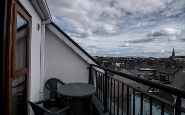 Donegan Court Aparthotel