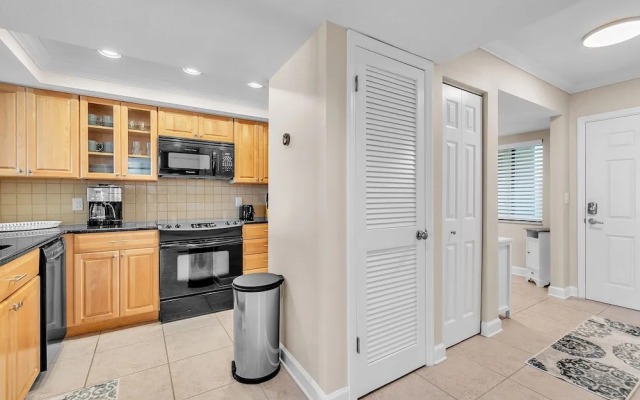 Land's End 11-306 Beach Front - Premier