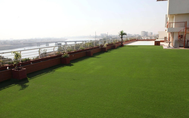 Silver Cloud Hotel & Banquets Ahmedabad