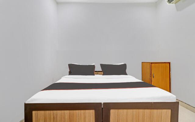 Capital O 86009 Hotel Sudhir Residency