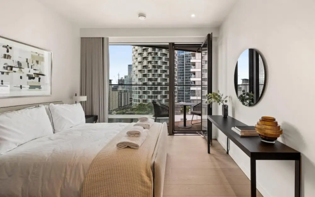 Deluxe two Bedroom Canary Wharf Apartment With River Views