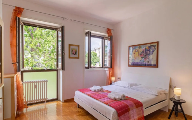 Madamart - 301 Autodromof1 Centro