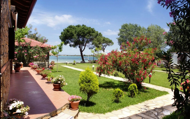Kamares House Apartments & Studios
