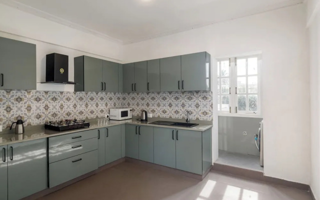 Amber Apartment 103 by Stayjade