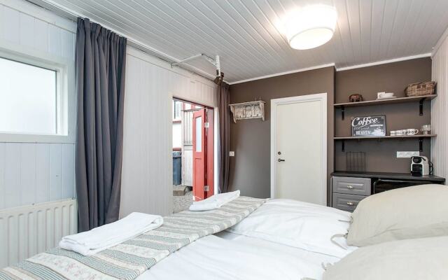 Thomsen Apartments