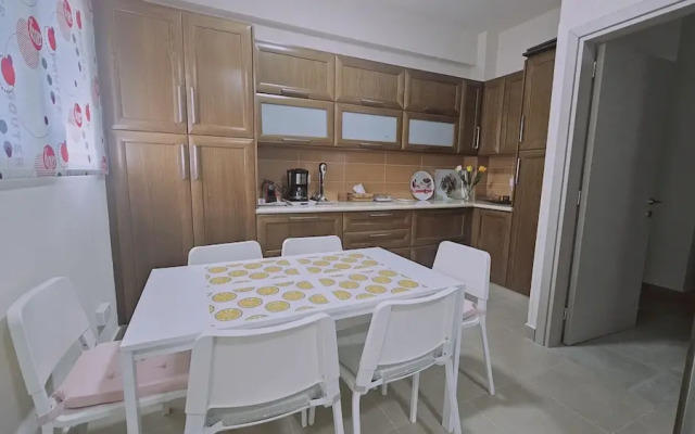 148 Lim- Stay Synergy House