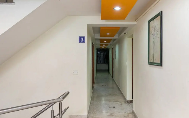 Golden Inn by OYO Rooms