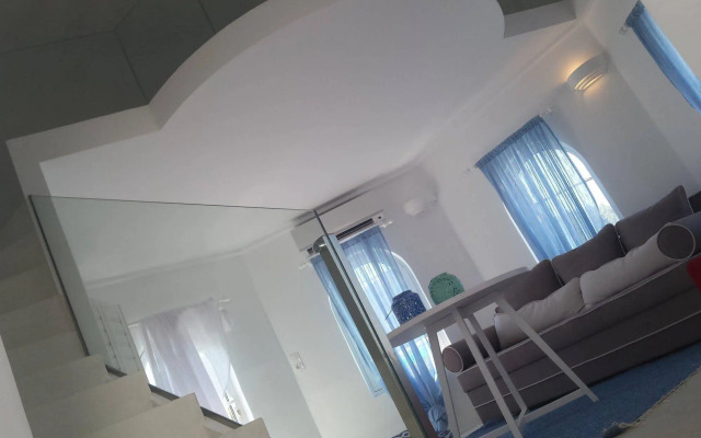 Kouros Home Hotel